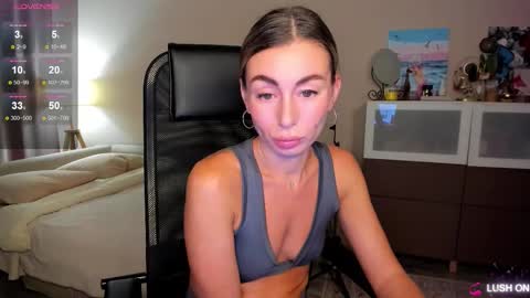 Snapshot of aliceevan chatting on November 2025 11:03:01 PM Daniella online show from November 2025 11:03:01 PM