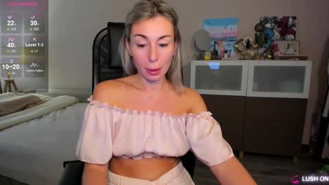 Snapshot of aliceevan chatting on December 2025 03:33:01 AM Daniella online show from December 2025 03:33:01 AM