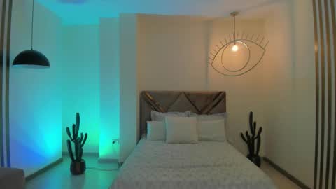 Alice online show from December 2025 08:05:02 PM