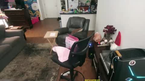 Alice Liddell online show from September 2025 07:03:01 PM