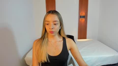 AliceRoss online show from November 2025 05:17:01 PM