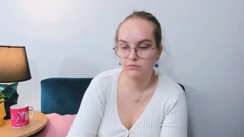 alicesensitive online show from September 2025 11:00:02 AM