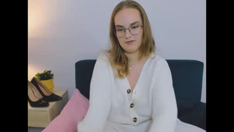 alicesensitive online show from December 2025 04:35:01 PM