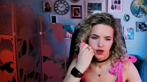 Snapshot of alicesmite chatting on June 2026 01:12:01 PM alicesmite online show from June 2026 01:12:01 PM