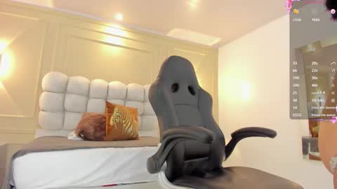 Snapshot of alicestark2 chatting on March 2026 01:39:01 PM online show from March 2026 01:39:01 PM