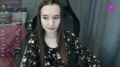 Snapshot of aliceweiss_ chatting on June 2026 08:56:01 AM Alice online show from June 2026 08:56:01 AM