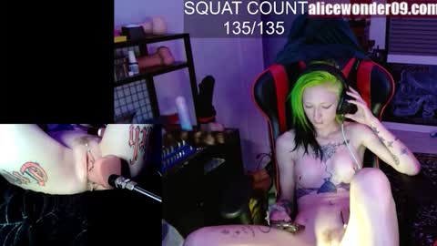 Snapshot of alicewonder52 chatting on October 2025 06:02:02 AM Alice online show from October 2025 06:02:02 AM