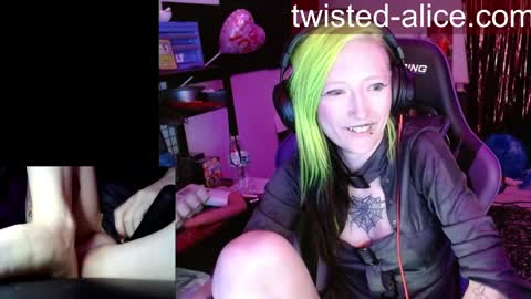 Snapshot of alicewonder52 chatting on March 2026 03:52:01 AM Alice online show from March 2026 03:52:01 AM