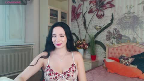 Snapshot of aliciabow chatting on December 2024 12:54:02 PM Veronica online show from December 2024 12:54:02 PM