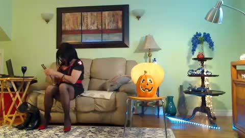 Alicia deHart  Help me reach 1000 Followers. Its FREE online show from October 2025 07:57:02 PM