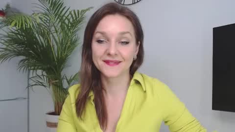 Snapshot of alicialux chatting on January 2025 11:16:01 AM Alicia online show from January 2025 11:16:01 AM