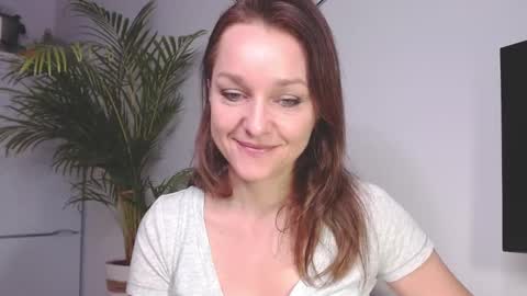 Snapshot of alicialux chatting on January 2025 07:42:01 AM Alicia online show from January 2025 07:42:01 AM
