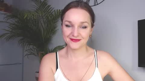 Snapshot of alicialux chatting on January 2025 08:04:02 AM Alicia online show from January 2025 08:04:02 AM