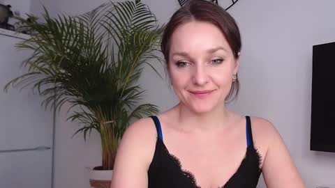 Snapshot of alicialux chatting on February 2025 10:26:02 AM Alicia online show from February 2025 10:26:02 AM