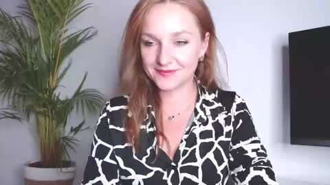 Alicia online show from October 2025 06:39:02 PM