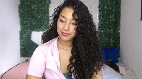 luisa online show from November 2025 09:48:01 PM