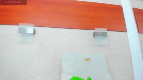 im tutti online show from March 2025 02:39:01 AM