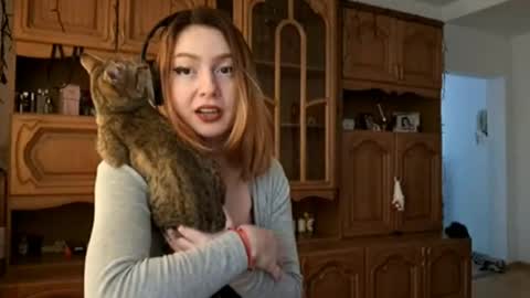 Scarlett online show from April 2026 08:01:01 AM