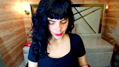 Snapshot of alie_martin_r chatting on April 2026 07:48:01 PM Alie online show from April 2026 07:48:01 PM