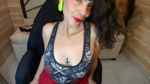 Snapshot of alie_martin_r chatting on May 2026 08:36:02 PM Alie online show from May 2026 08:36:02 PM