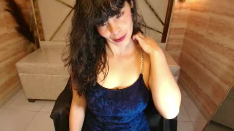 Snapshot of alie_martin_r chatting on May 2026 08:25:02 PM Alie online show from May 2026 08:25:02 PM