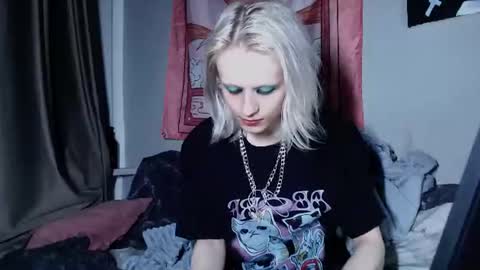 Snapshot of alien_bella chatting on July 2026 12:14:02 AM Alien Bella online show from July 2026 12:14:02 AM