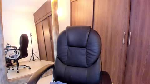 IG Alik nasso    online show from February 2025 07:35:01 AM