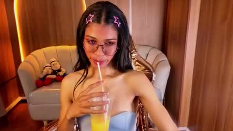 alina_b_ online show from March 2026 08:23:02 PM