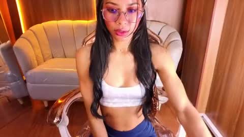 alina_b_ online show from April 2026 08:31:01 PM