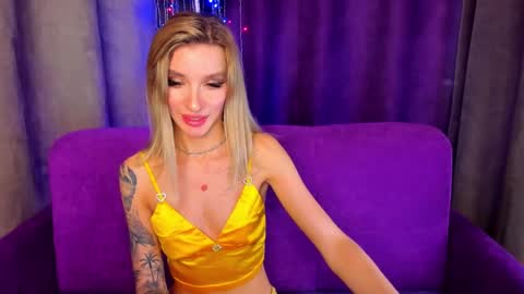 Snapshot of alina_lovelyx chatting on January 2025 04:38:02 AM Alina online show from January 2025 04:38:02 AM
