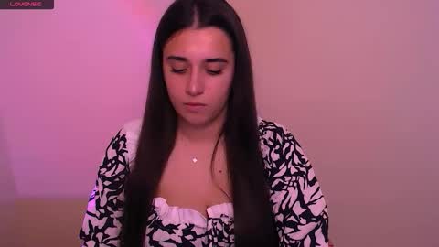 Alina online show from November 2025 08:46:01 AM