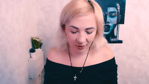 Alina online show from December 2025 07:17:01 AM