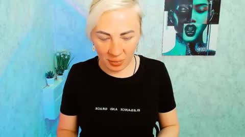 Snapshot of alinafrey_ chatting on May 2026 06:11:02 AM Alina online show from May 2026 06:11:02 AM
