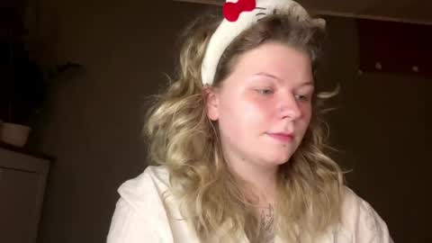 Alina online show from April 2026 08:44:02 PM