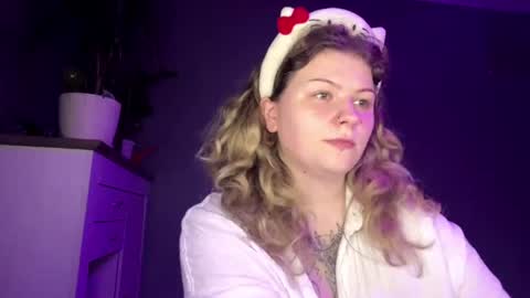 Snapshot of alinahotgirl chatting on June 2026 09:59:02 PM Alina online show from June 2026 09:59:02 PM