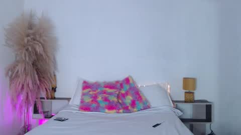 lili online show from February 2025 04:31:01 AM