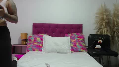 lili online show from March 2025 03:26:02 AM