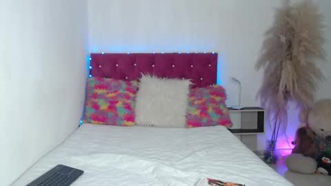 lili online show from October 2025 12:53:01 AM