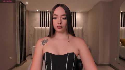 alinakravitz_ online show from September 2025 10:39:02 AM