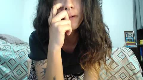 Snapshot of alinawoolf_ chatting on February 2025 02:39:01 AM  Ali  online show from February 2025 02:39:01 AM