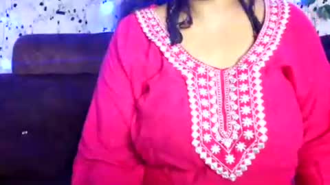 Snapshot of alinna400 chatting on May 2026 05:06:01 PM Alinna400 online show from May 2026 05:06:01 PM