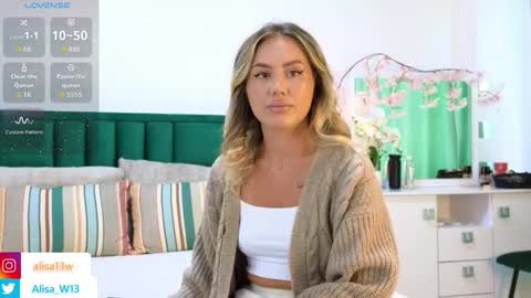 Alisa online show from October 2025 09:40:01 AM