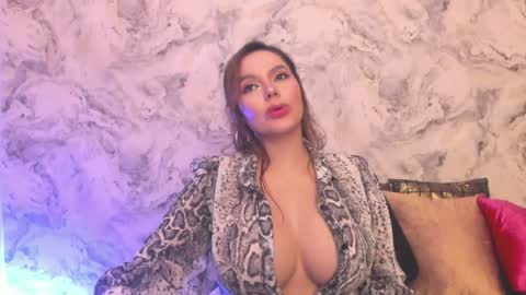 Snapshot of alisha_indira_ chatting on December 2024 11:57:01 PM Andrea online show from December 2024 11:57:01 PM
