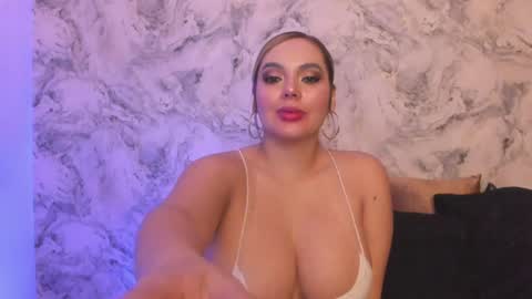 Snapshot of alisha_indira_ chatting on January 2025 01:41:01 AM Andrea online show from January 2025 01:41:01 AM