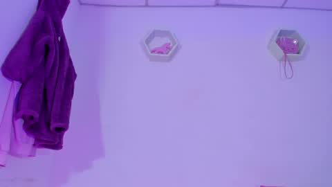 Alisia online show from January 2025 12:53:01 AM