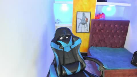 ALISON MOON online show from November 2025 12:17:01 PM