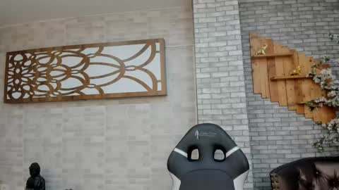 alisonn_doll online show from October 2025 12:59:01 PM