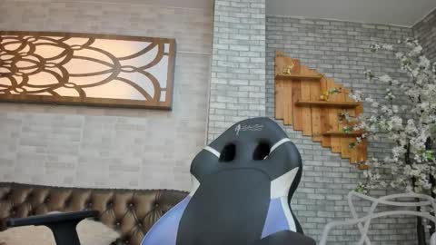 alisonn_doll online show from February 2026 06:39:01 PM