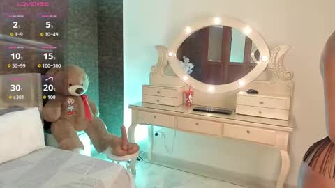 Alison Moon  online show from October 2025 10:51:02 PM