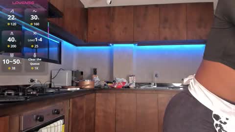 Alison Moon  online show from October 2025 11:07:01 PM